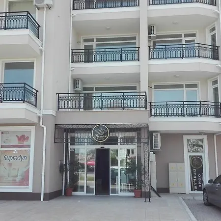 Premier Resident